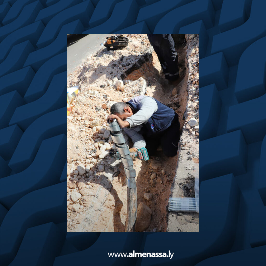 Extra 46.jpg2 46 وزير الكهرباء يتابع ميدانيا إصلاح عطل كابل رئيسي في بنغازي
