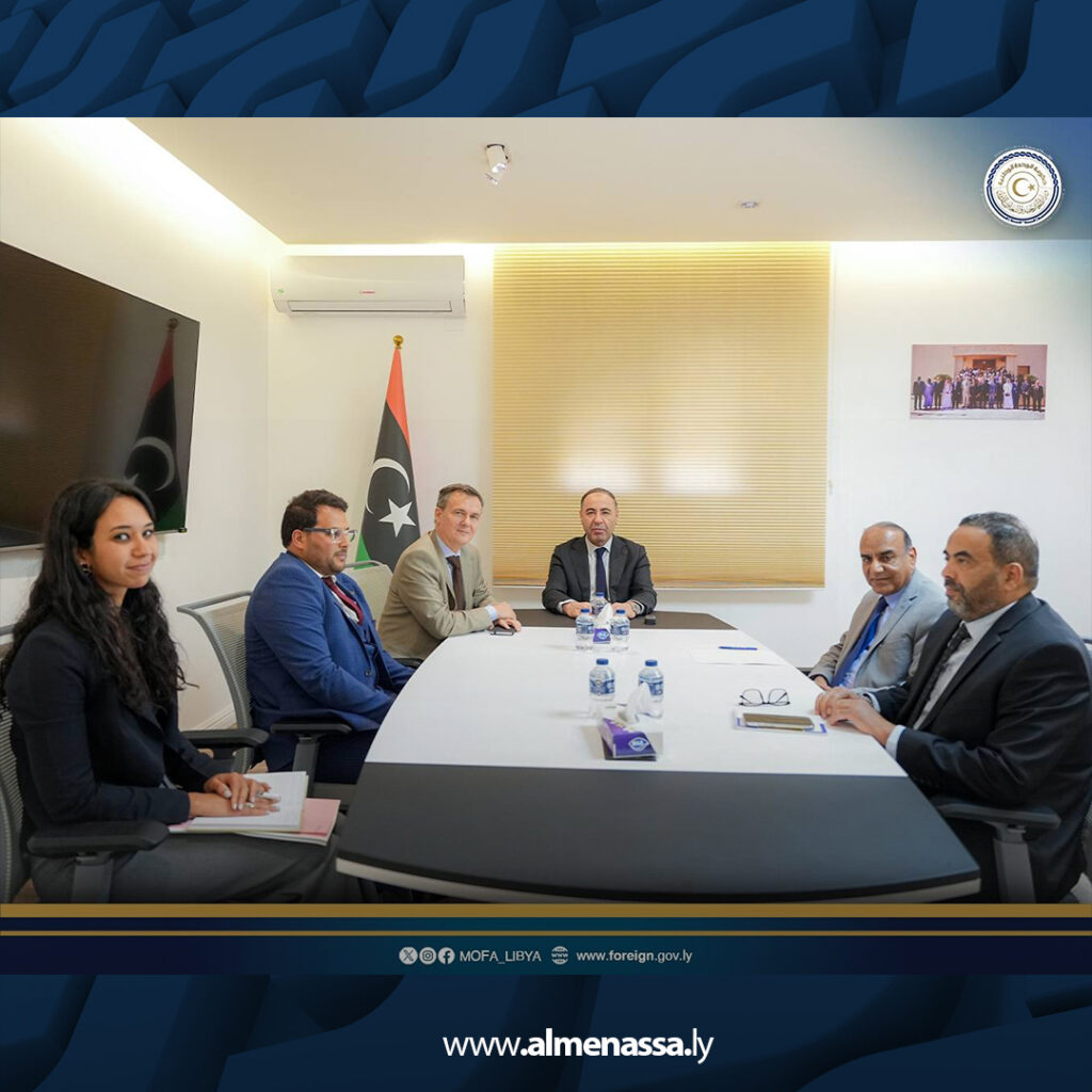 Extra 47 الباعور يناقش مع السفير الفرنسي فرص التعاون ويستعرض جهود الحكومة نحو الاستقرار وإجراء الانتخابات