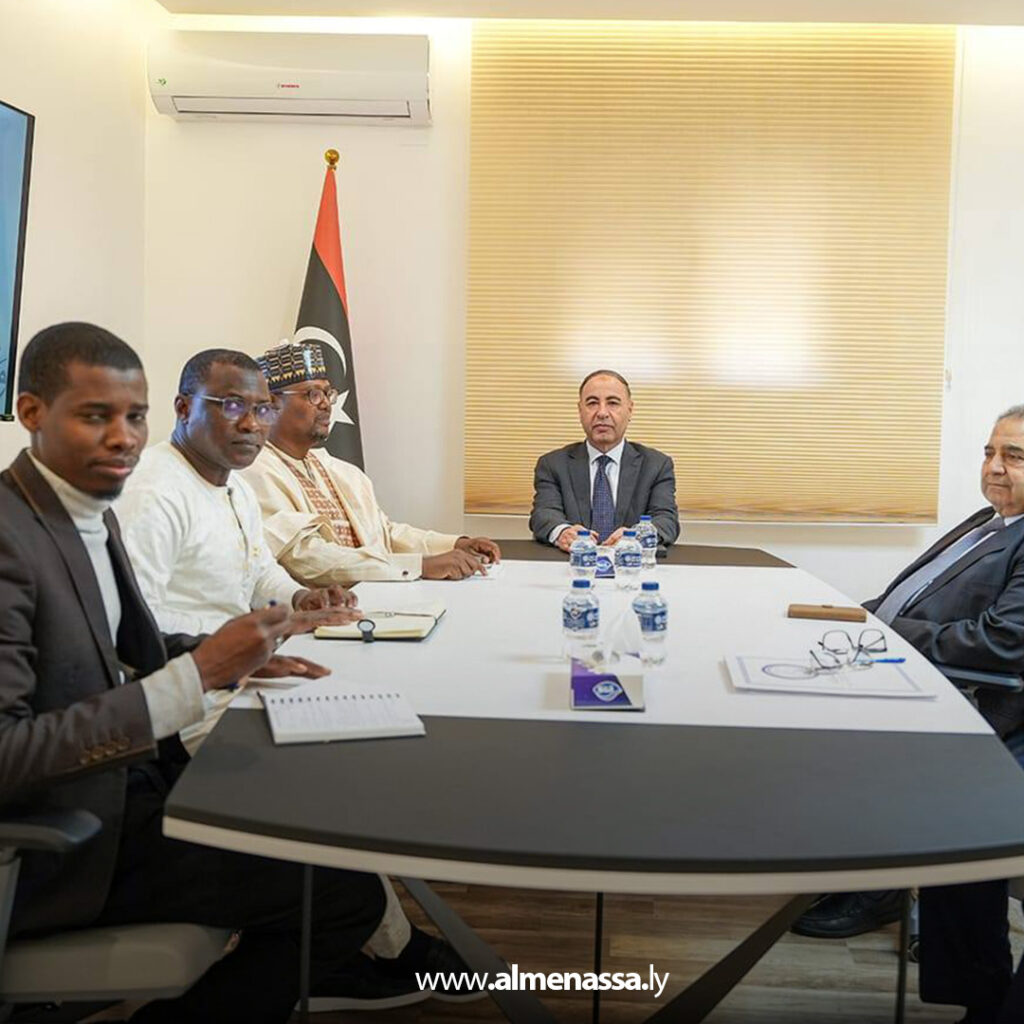 Extra 7 الباعور يبحث مع سفير النيجر التعاون في مجالات الاقتصاد والتجارة