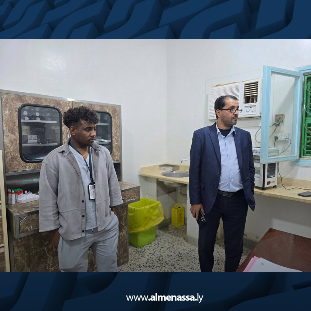 Extra.jpg4 وفد من وزارة الصحة يتفقد سير العمل بمستشفى الشهيد عطية الكاسح