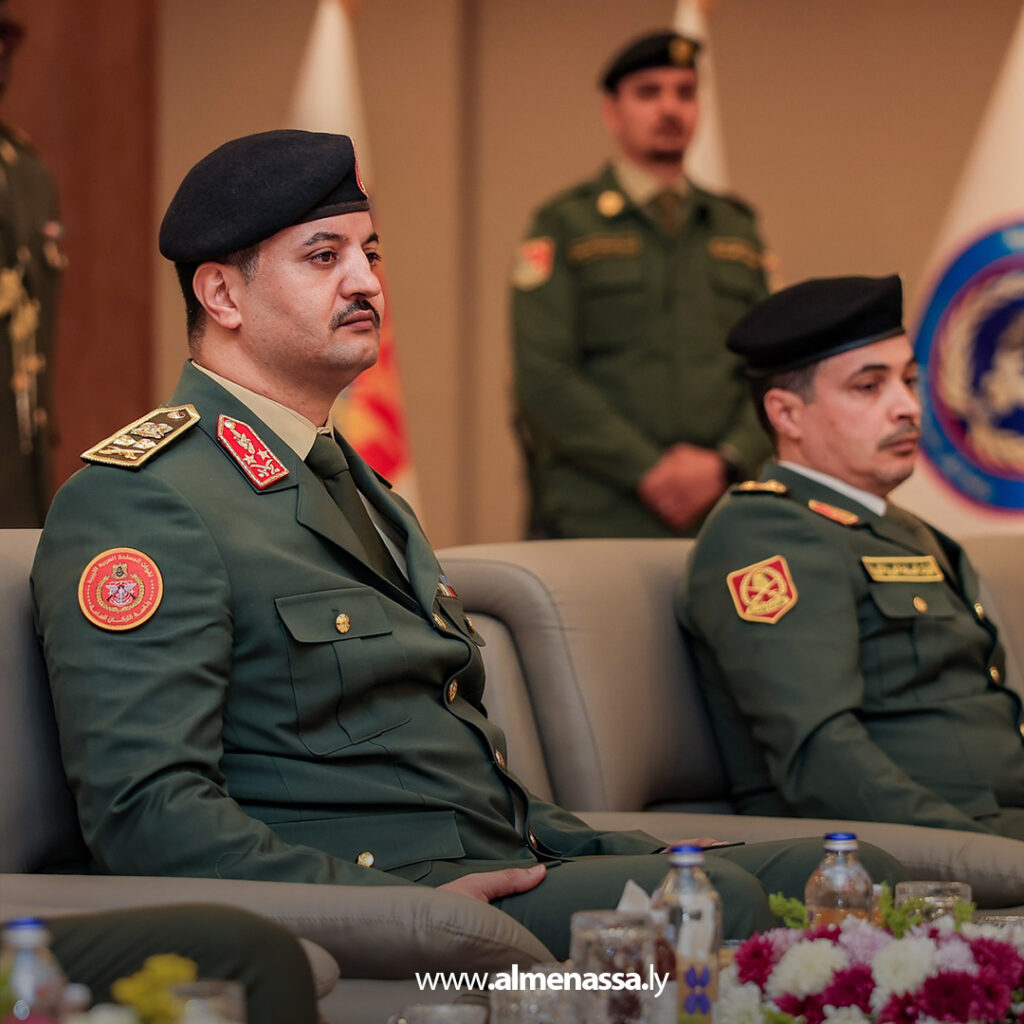 Extra 1.jpg11111111 1 القائد العام يستقبل وفود المهنئين بعيد الفطر ويؤكد جاهزية المؤسسة العسكرية لحماية الوطن