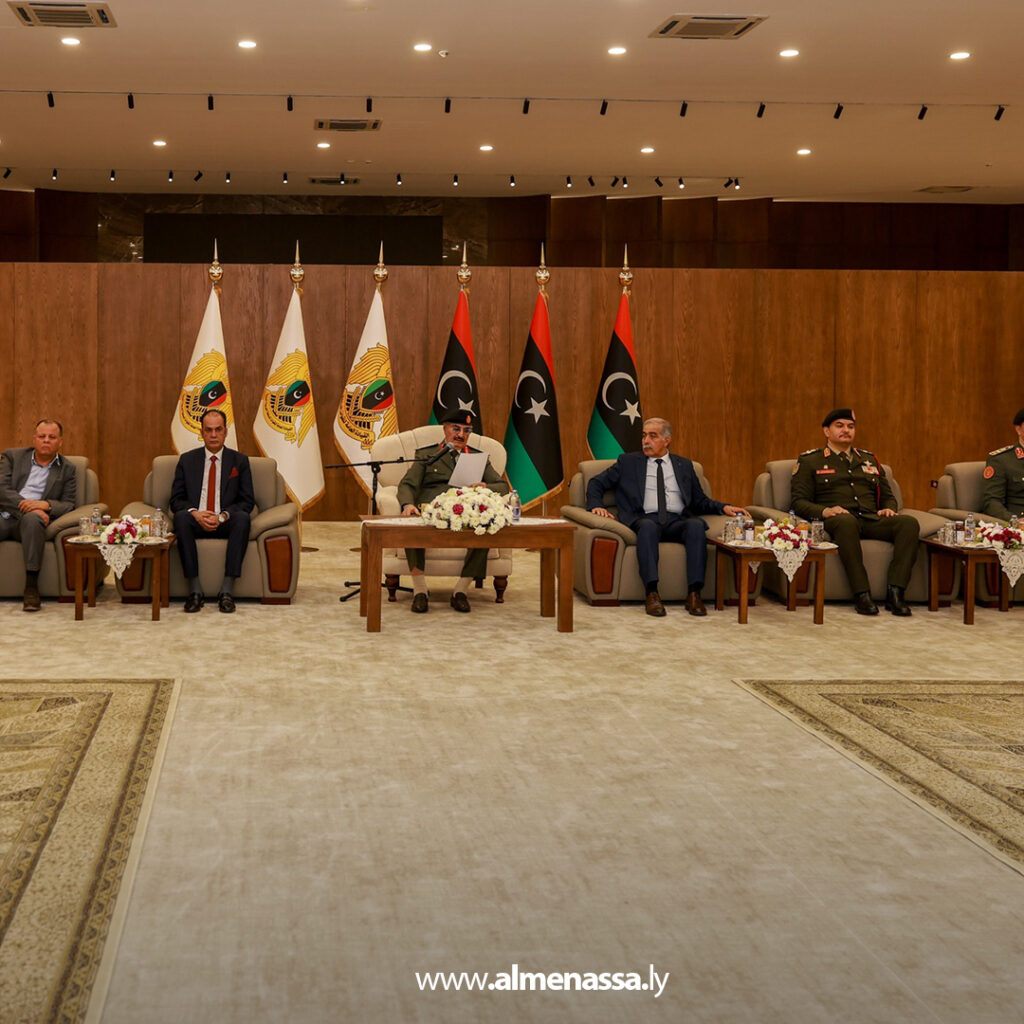 Extra 1.jpg1111111111111111111111111111111111111111 1 القائد العام يستقبل وفود المهنئين بعيد الفطر ويؤكد جاهزية المؤسسة العسكرية لحماية الوطن