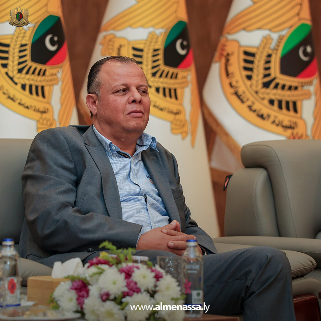 Extra 1.jpg111111111111111111111111111111111111111111111111111 1 القائد العام يستقبل وفود المهنئين بعيد الفطر ويؤكد جاهزية المؤسسة العسكرية لحماية الوطن