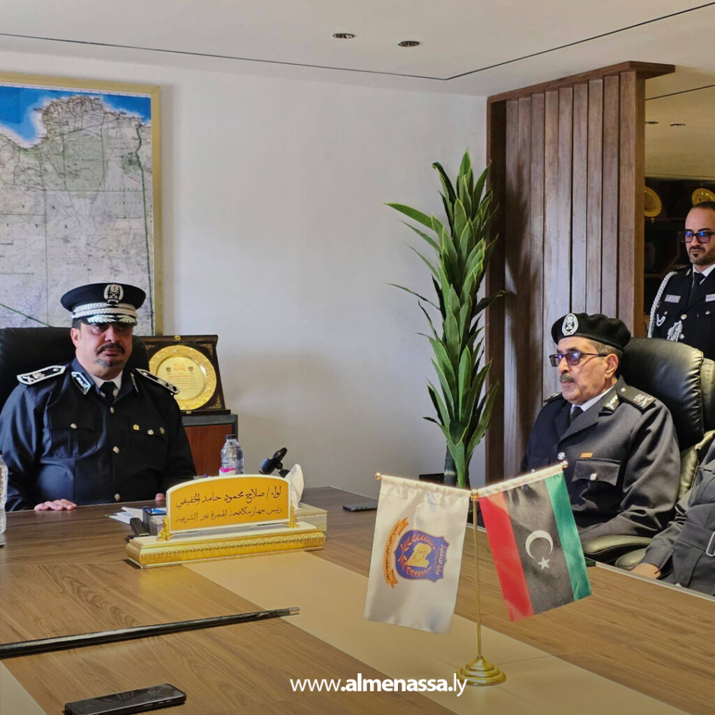 Extra 19.jpg2 19 رئيس جهاز مكافحة الهجرة يؤكد دعم الدوريات الصحراوية لتعزيز الأمن بالمناطق النائية