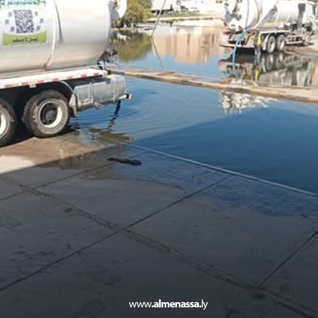 Extra 2.jpg11 2 استمرار أعمال شفط مياه الصرف الصحي بمحطة سي عبد الكريم في تاجوراء