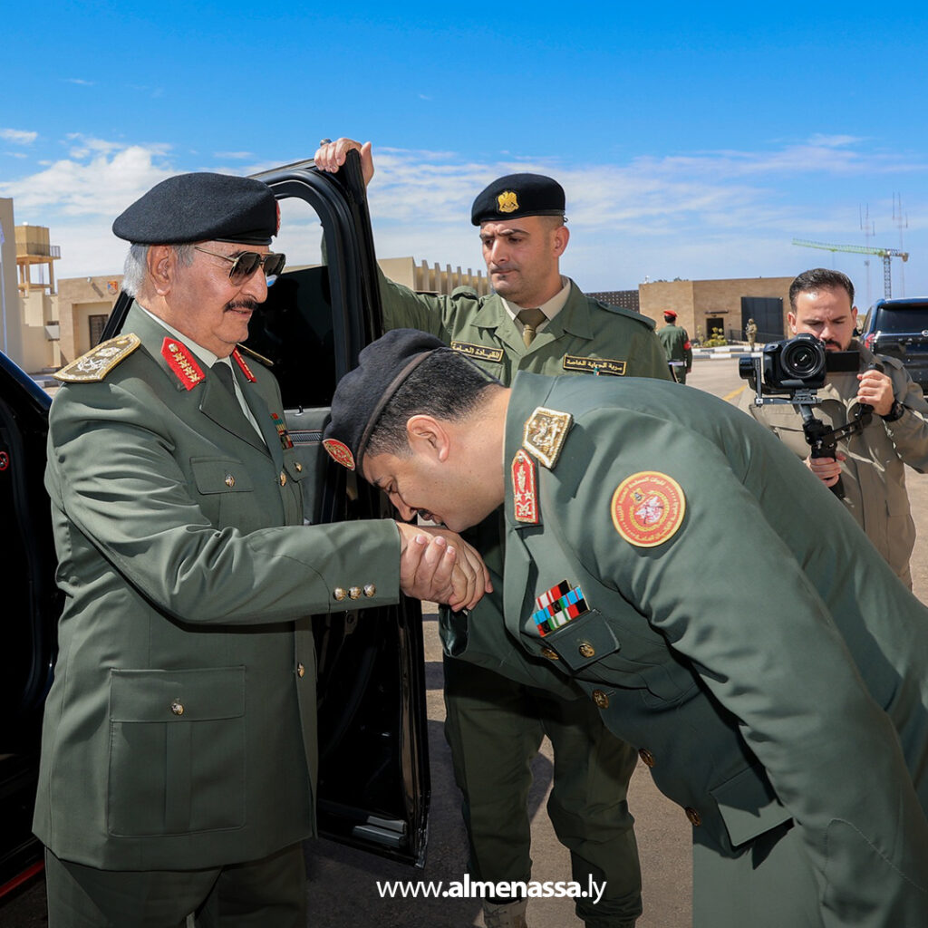 Extra 2.jpg1111111 2 القائد العام يستقبل وفود المهنئين بعيد الفطر ويؤكد جاهزية المؤسسة العسكرية لحماية الوطن