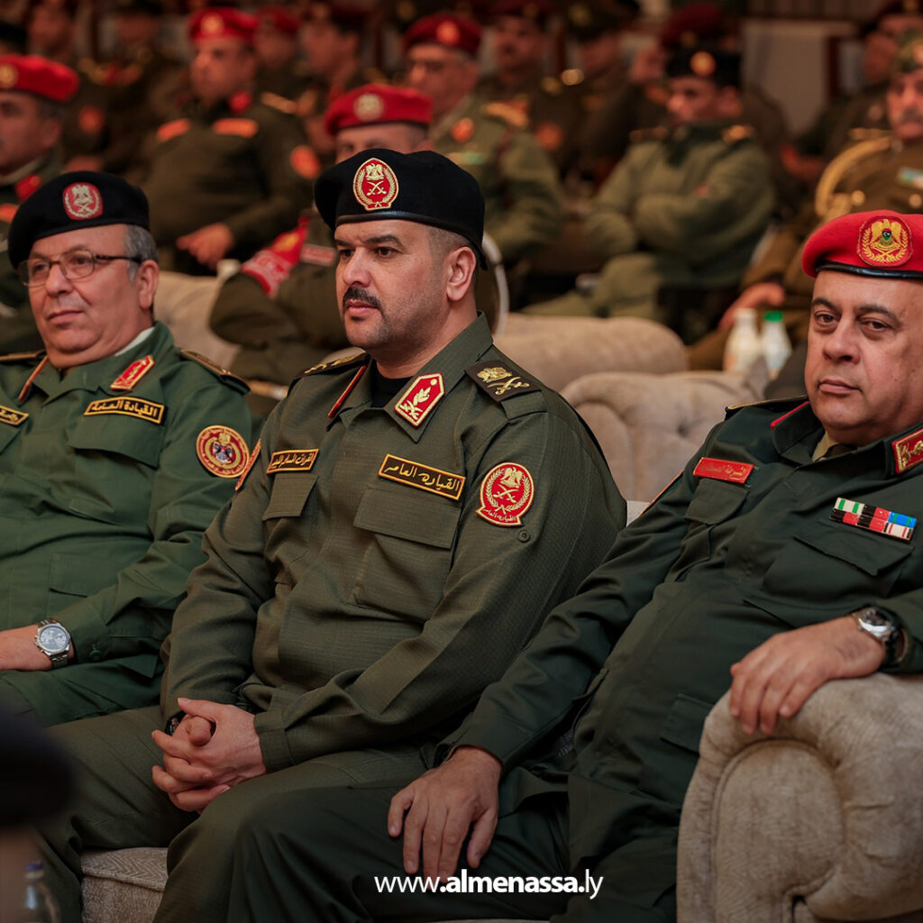 Extra 3.jpg111111 3 القائد العام يستقبل وفود المهنئين بعيد الفطر ويؤكد جاهزية المؤسسة العسكرية لحماية الوطن