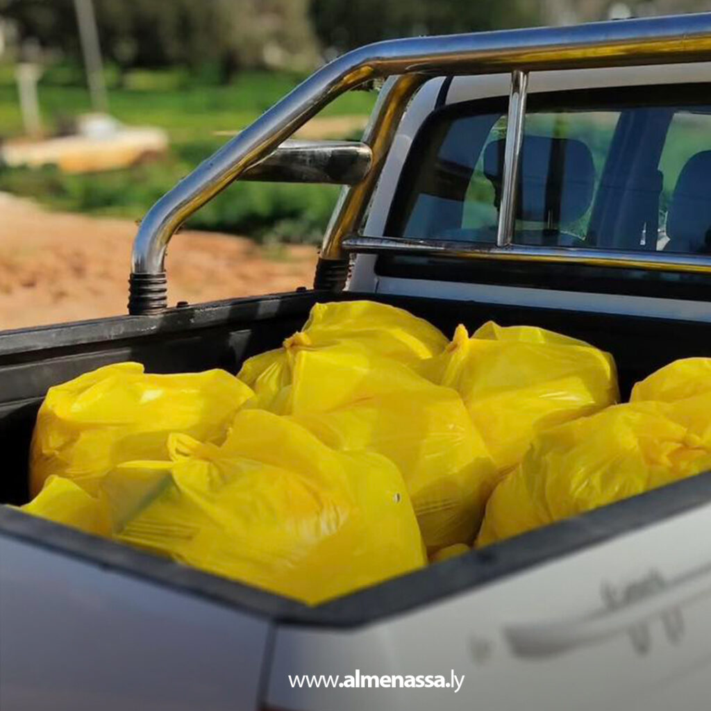 Extra 42 الهلال الأحمر فرع الساحل يوزع سلال غذائية على الأسر المحتاجة في عدة مناطق