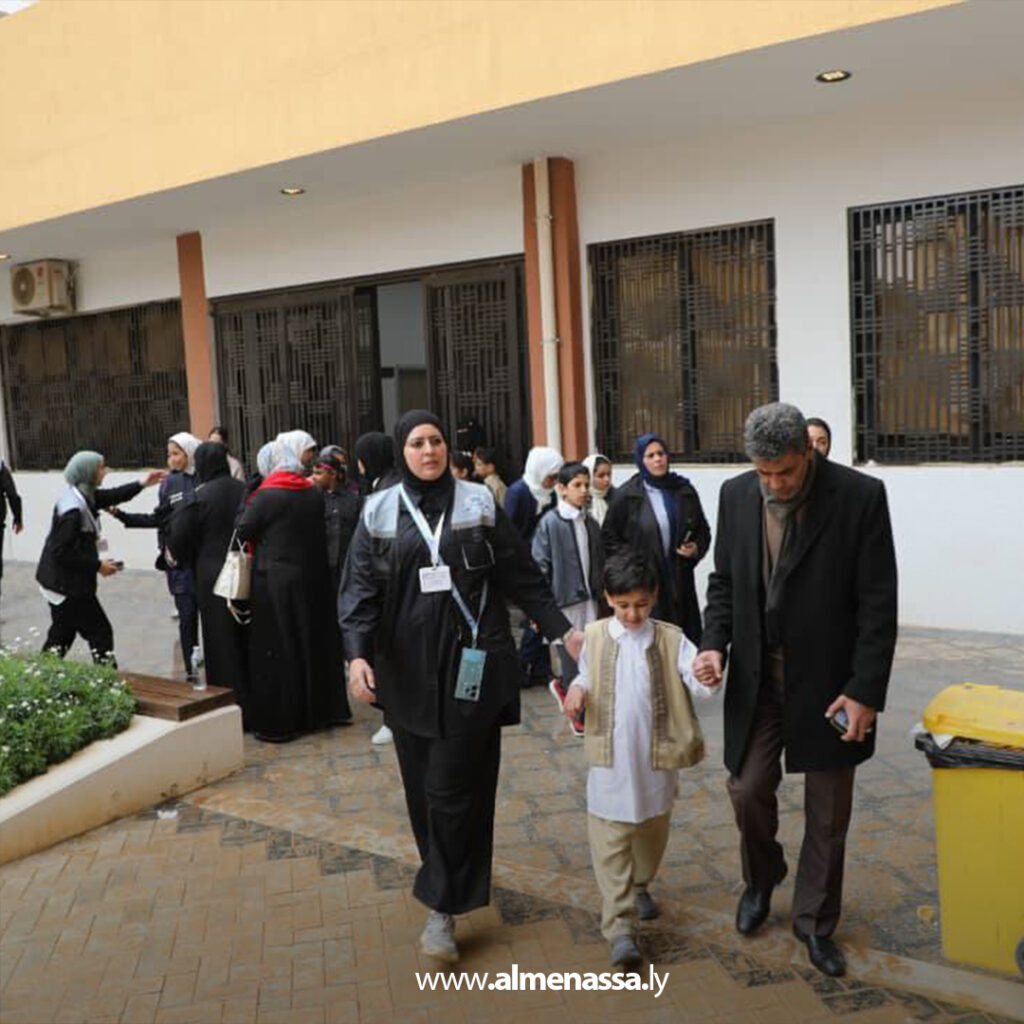 Extra 73.jpg11 73 كلية التربية بجامعة بنغازي تنظم أول سوق خيري بمشاركة طلابية واسعة
