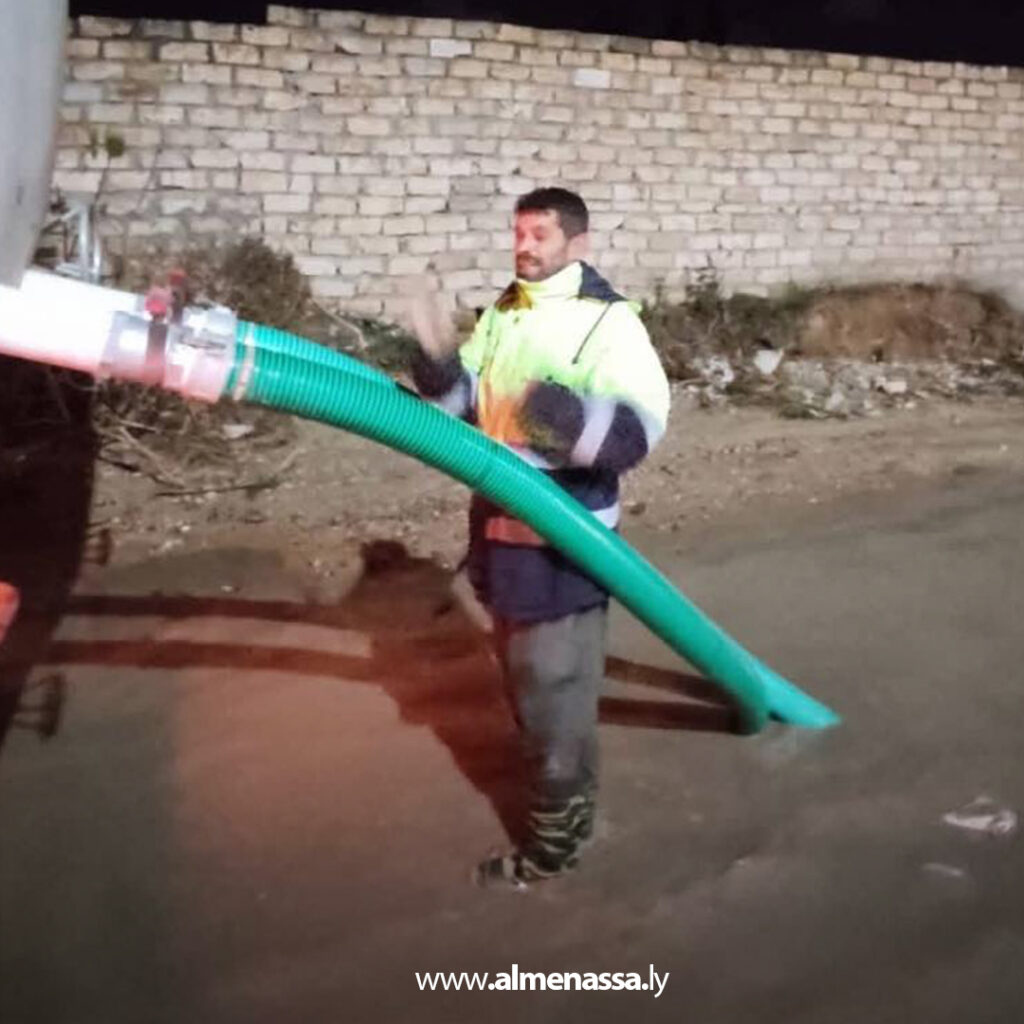 Extra 76.jpg1 76 العامة للمياه: سحب 658 ألف متر مكعب من مياه الأمطار ومعالجة 273 مختنقاً