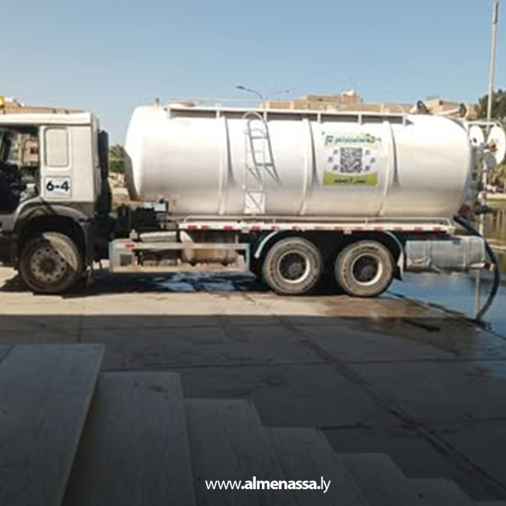 Extra 8 استمرار أعمال شفط مياه الصرف الصحي بمحطة سي عبد الكريم في تاجوراء