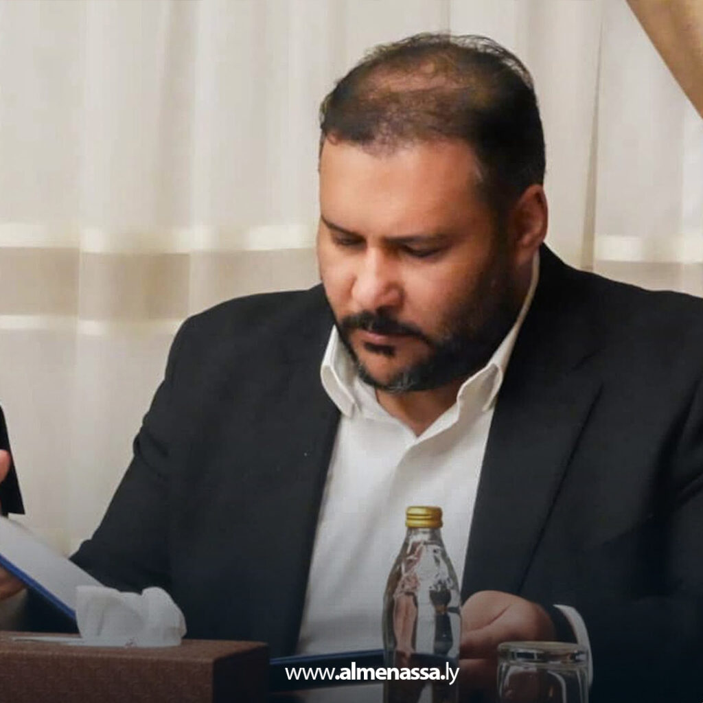 Extra 95 توقيع عقدي إنشاء مضمار دولي للفروسية والمجمع الحكومي الجديد بسرت
