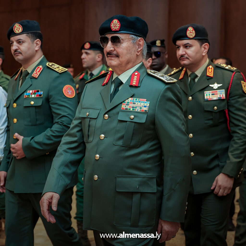 Extra .jpg1111111111111 القائد العام يستقبل وفود المهنئين بعيد الفطر ويؤكد جاهزية المؤسسة العسكرية لحماية الوطن