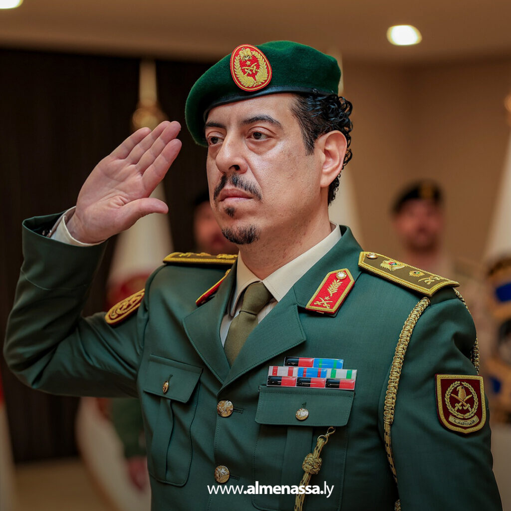 Extra .jpg1111111111111111111 القائد العام يستقبل وفود المهنئين بعيد الفطر ويؤكد جاهزية المؤسسة العسكرية لحماية الوطن