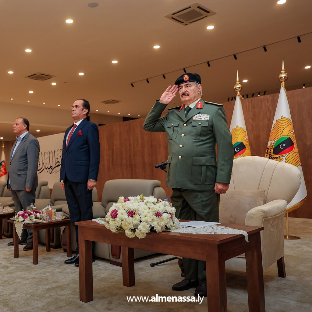 Extra .jpg11111111111111111111111111 القائد العام يستقبل وفود المهنئين بعيد الفطر ويؤكد جاهزية المؤسسة العسكرية لحماية الوطن