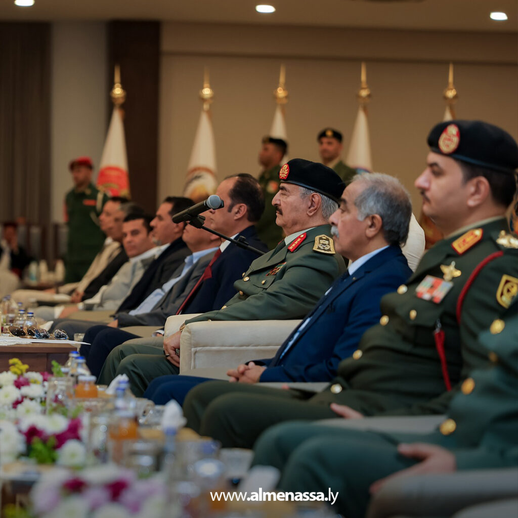 Extra .jpg1111111111111111111111111111111111111 القائد العام يستقبل وفود المهنئين بعيد الفطر ويؤكد جاهزية المؤسسة العسكرية لحماية الوطن