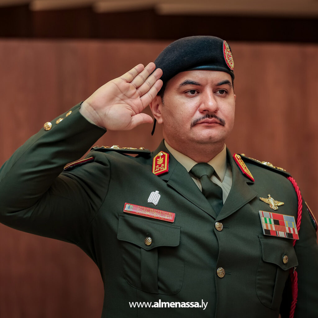 Extra .jpg111111111111111111111111111111111111111111111111111111 القائد العام يستقبل وفود المهنئين بعيد الفطر ويؤكد جاهزية المؤسسة العسكرية لحماية الوطن