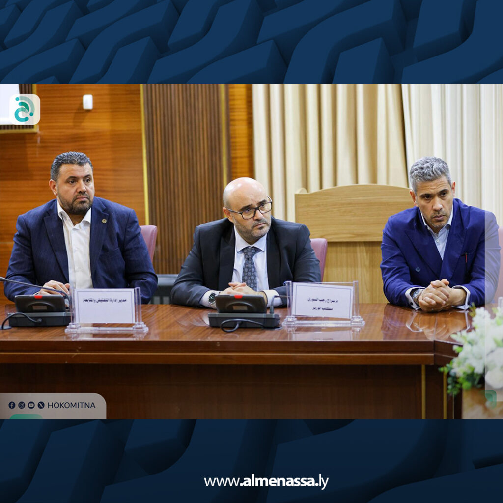 extra Recovered 18.jpg4 18 الغوج يتسلم مهامه وزيرا للصحة في حكومة الوحدة الوطنية ويعقد اجتماع مع مسؤولي الوزارة