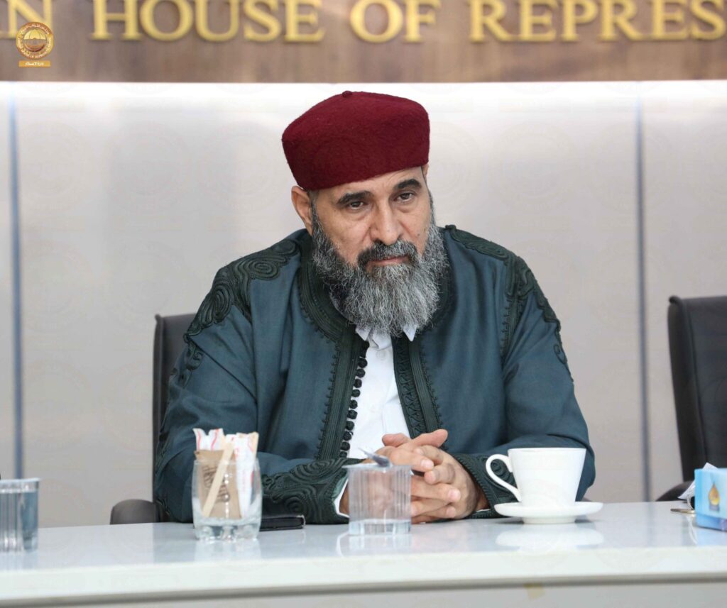 اللجنة المُكلفة بدراسة مدى تأثير فرض رسم على سعر الصرف الأجنبي تؤجل مؤتمرها الصحفي وتواصل عقد اجتماعاتها 3 2048x1714 1