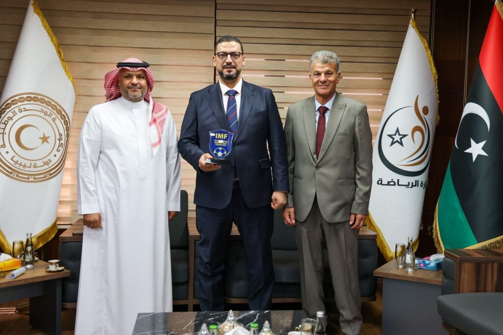 1 12 تطوير كرة القدم المصغرة عبر شراكة رياضية دولية مع الاتحاد الدولي