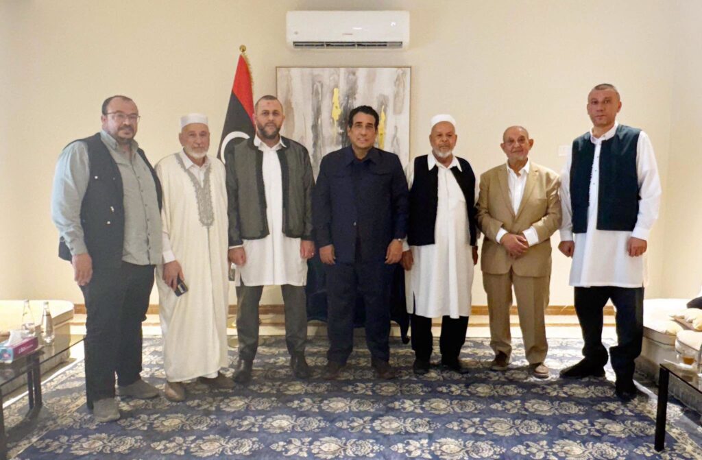 1 18 المنفي يبحث مستجدات المشهد السياسي مع أعيان مصراتة