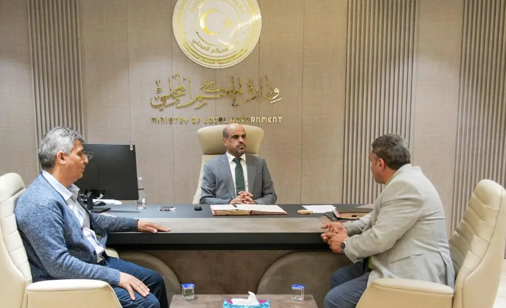 1 2 الجويفي يبحث مع بلدية يفرن أولويات التنمية وتحسين الخدمات وخطة مشاريع 2026