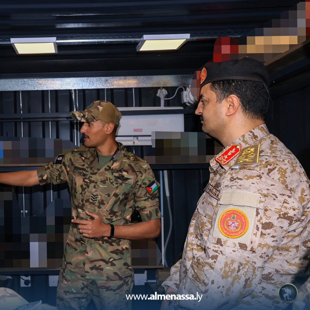 Extra 25.jpg2 25 رئيس الأركان العامة يبحث التعاون العسكري خلال زيارته مركز الملك عبدالله الثاني للعمليات الخاصة