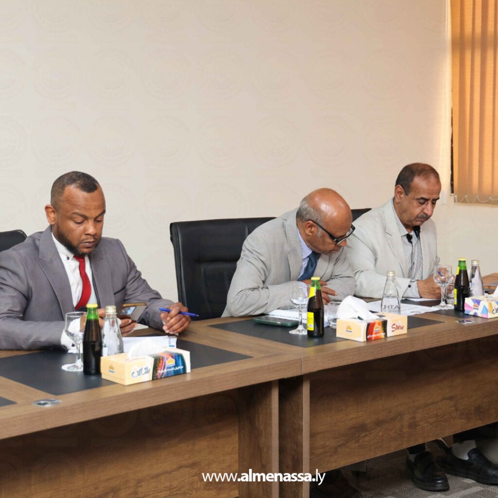 Extra01 3 لجنة مشروع قانون المصارف والمنشآت المالية تعقد اجتماعها بمجلس النواب في بنغازي