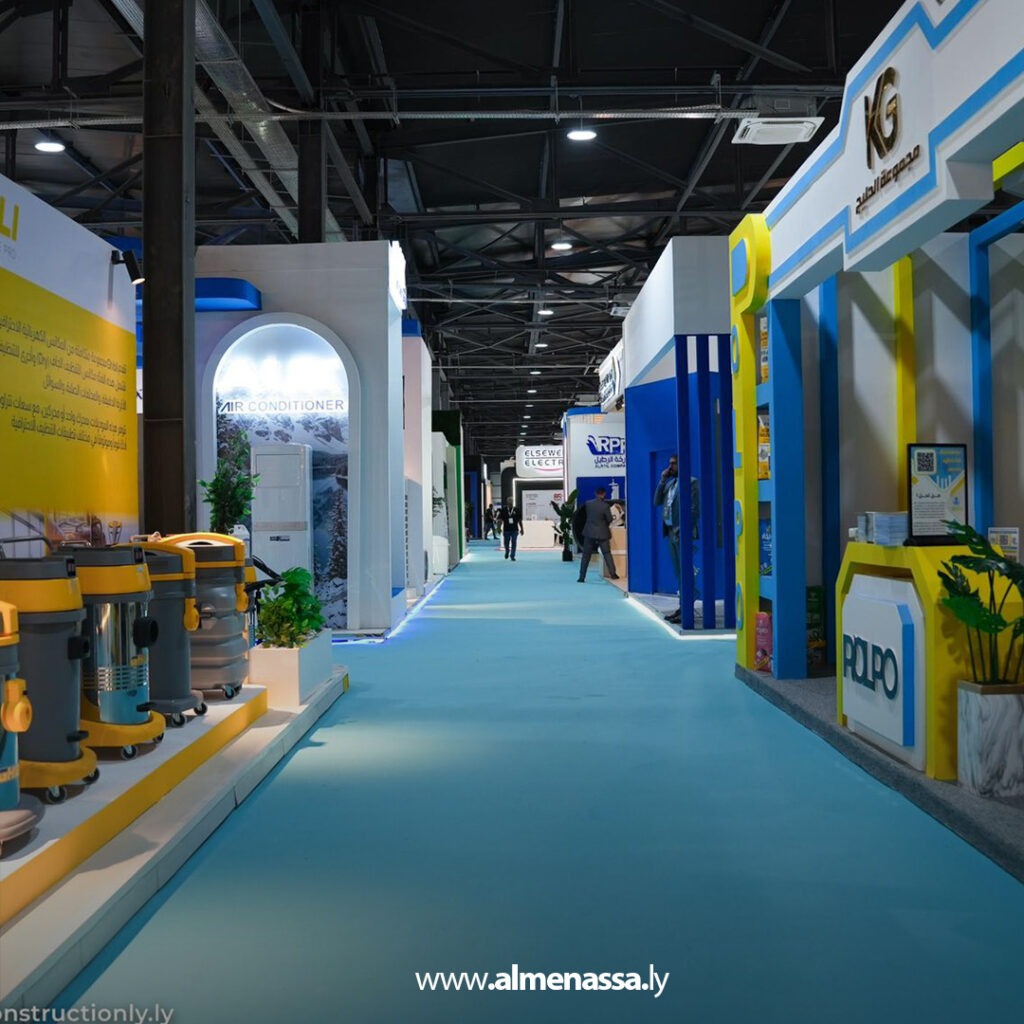 Extra 113.jpg2 113 مدير صندوق التنمية يطلع على أجنحة "ليبيا بيلد" ويؤكد توسيع الشراكة مع الشركات الإيطالية