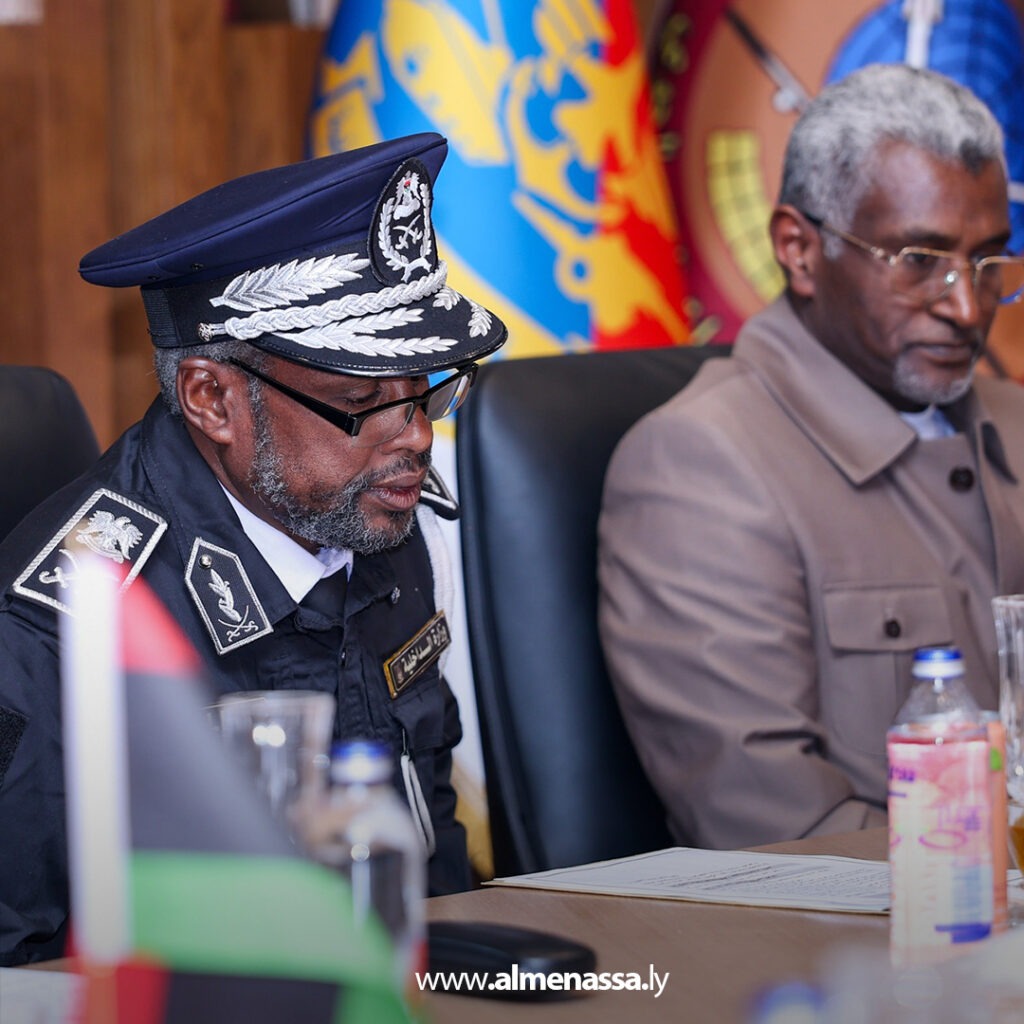 Extra 121.jpg2 121 رئيس الأركان العامة يشدد على أهمية التعاون بين القوات الأمنية والعسكرية بالجنوب