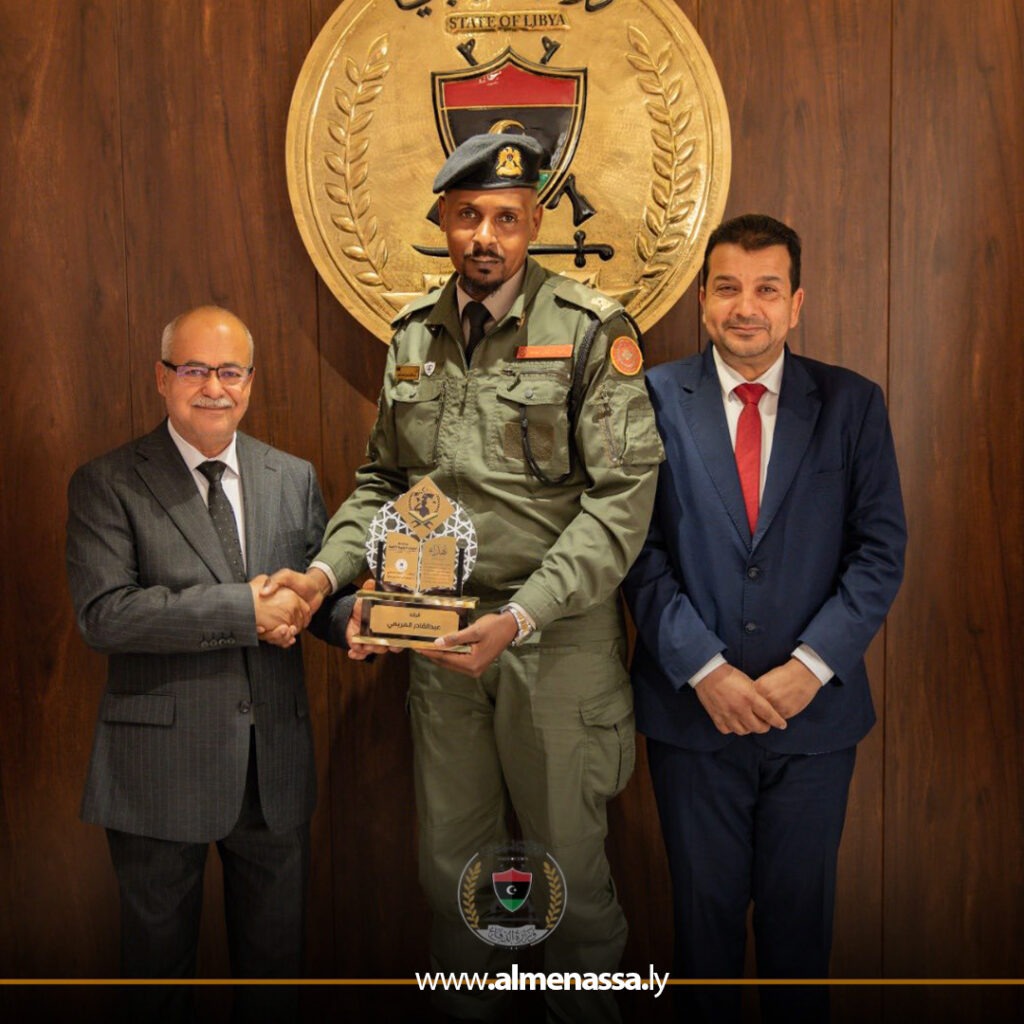 وزارة الدفاع تكرّم لجنة مسابقة “البنيان الدولية الثانية” لحفظ القرآن الكريم للعسكريين 5 Extra 15.jpg4 15