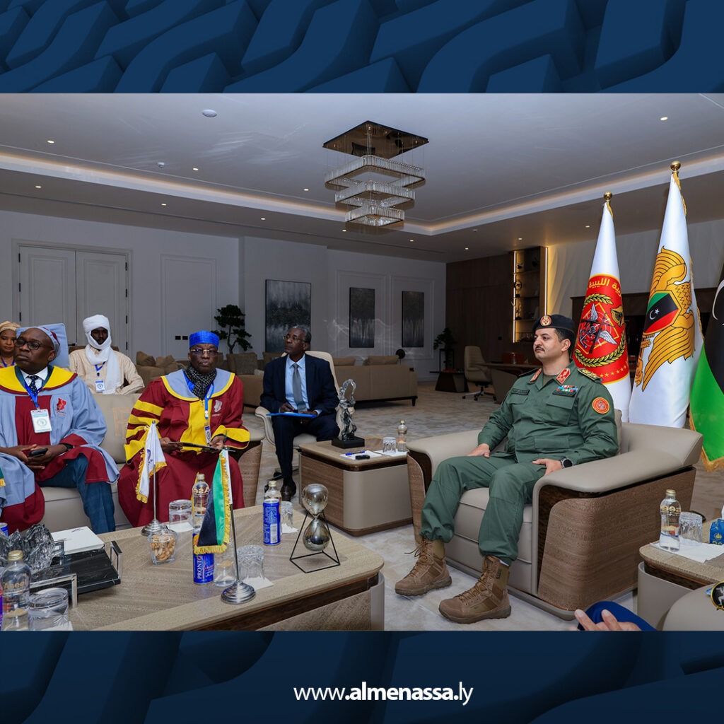 Extra 19.jpg10 19 رئيس الأركان العامة يستقبل وفد اتحاد التلفزة الخاصة بأفريقيا (UTPA)