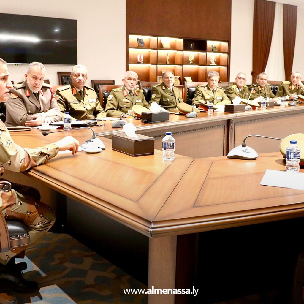 Extra 237.jpg1 237 النمروش يبحث الصعوبات لتي تواجه الإدارات التابعة لرئاسة الأركان