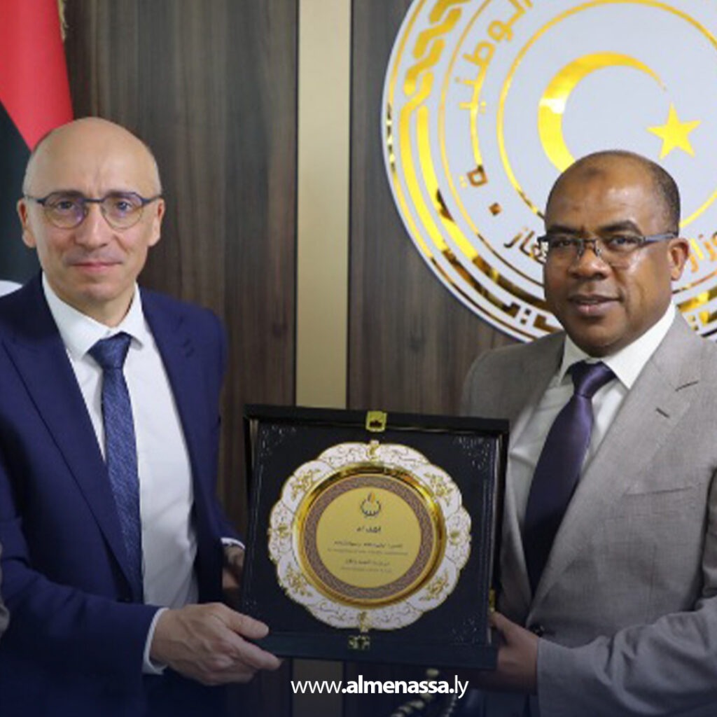 Extra 254.jpg1 254 وزير النفط يبحث مع شركة "بيسيب فرانلاب" الفرنسية تطوير استراتيجيات الاستكشاف