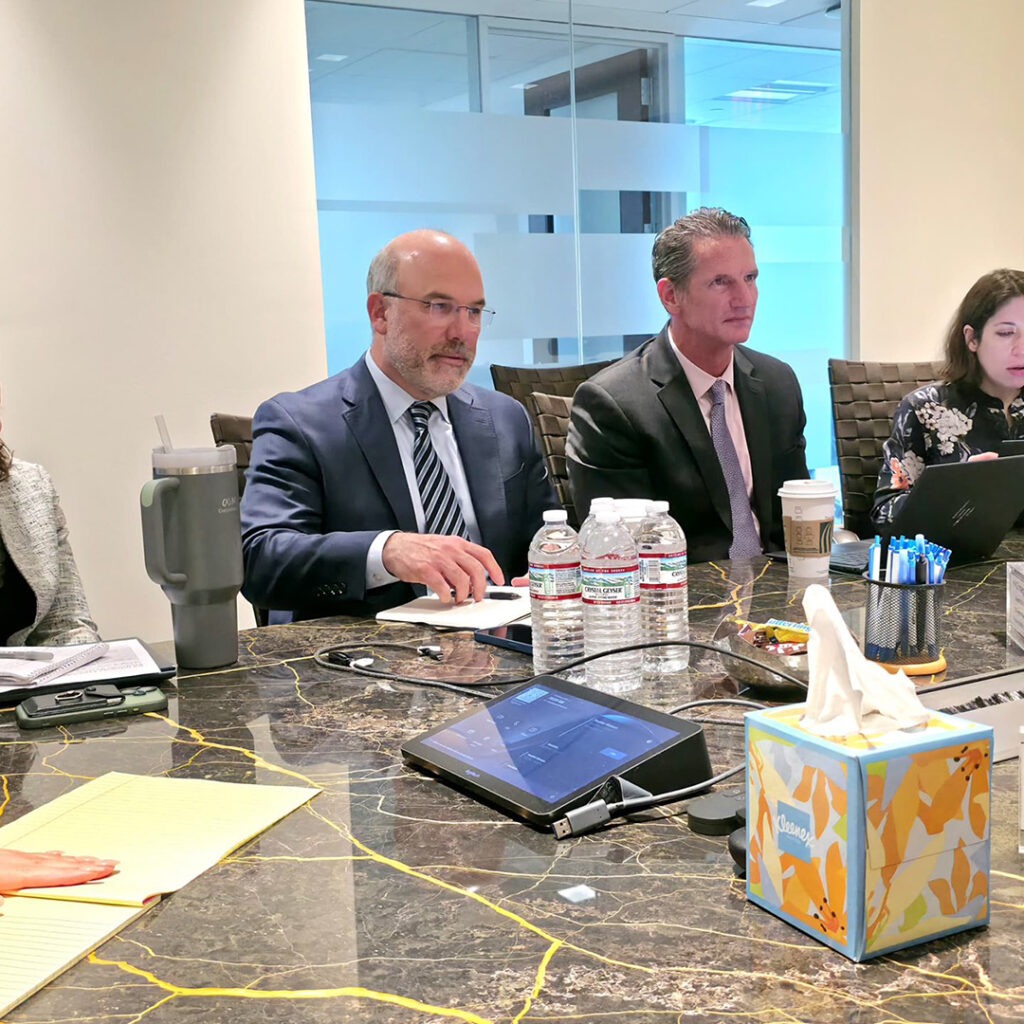 Extra 26.jpg6 26 محافظ ليبيا المركزي يناقش في واشنطن مع K2 Integrity رقابة الاعتمادات والامتثال المصرفي