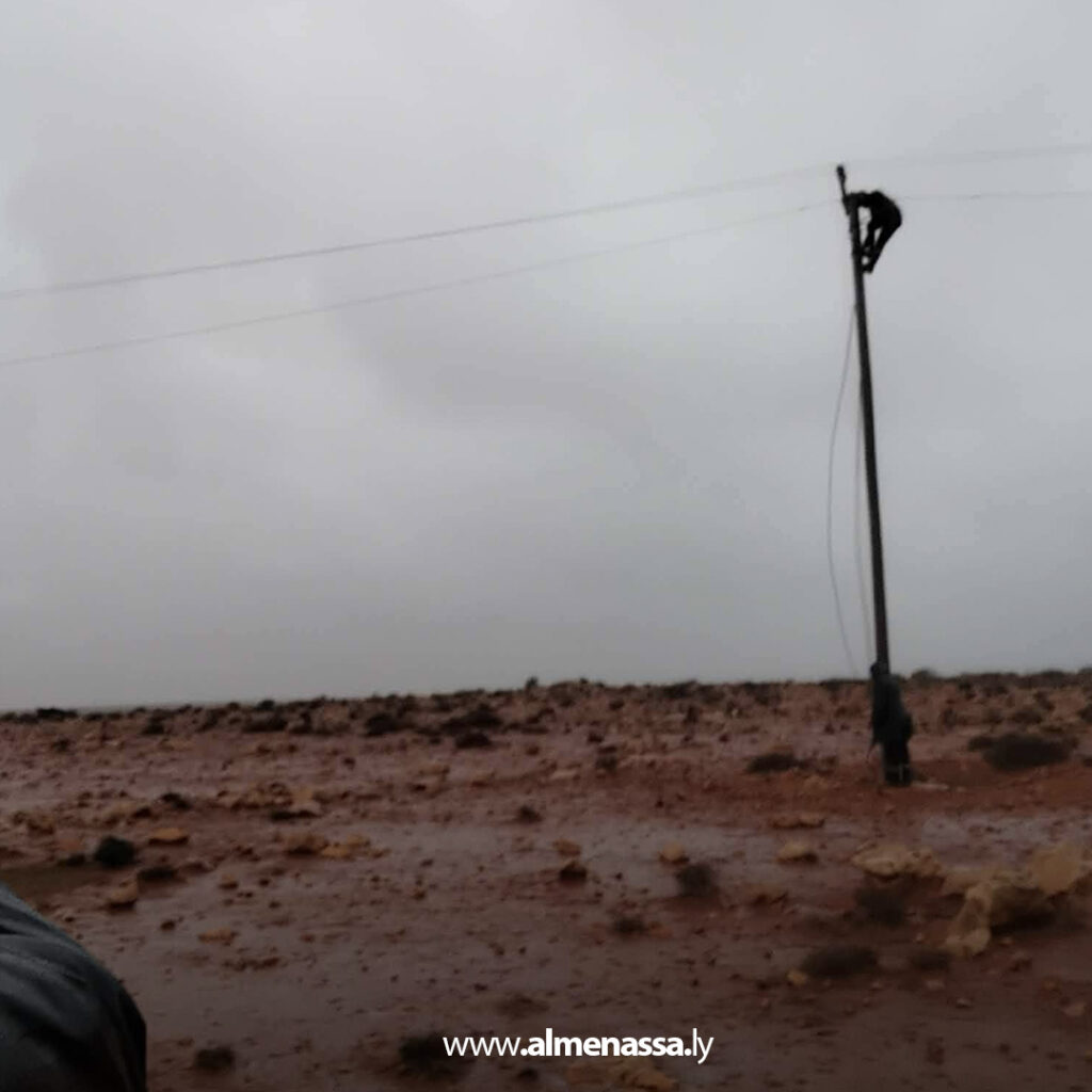 Extra 269 شركة الكهرباء: استمرار أعمال إصلاح الأعطال جراء التقلبات الجوية