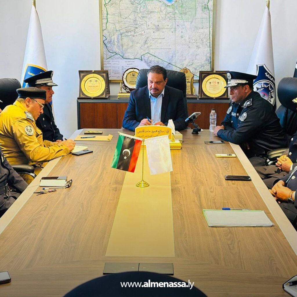 Extra 297.jpg1 297 رئيس جهاز مكافحة الهجرة يعقد اجتماعاً موسعاً لتعزيز الانضباط ورفع كفاءة الأداء اليومي