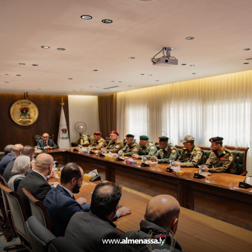 وزارة الدفاع تكرّم لجنة مسابقة “البنيان الدولية الثانية” لحفظ القرآن الكريم للعسكريين 11 Extra 3.jpg10 3