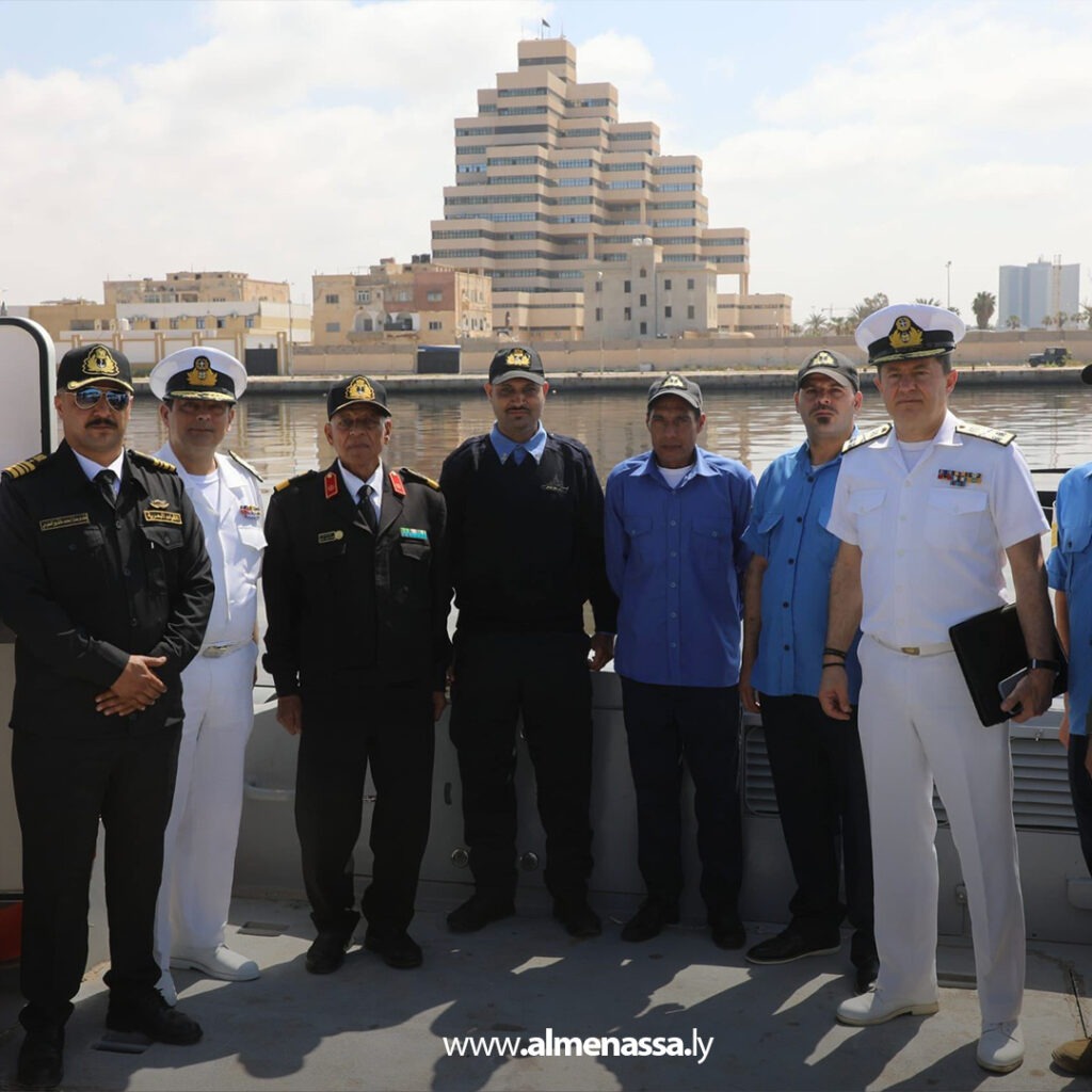 Extra 3.jpg19 3 رئيس أركان القوات البحرية يستقبل وفد حرس السواحل اليوناني في بنغازي