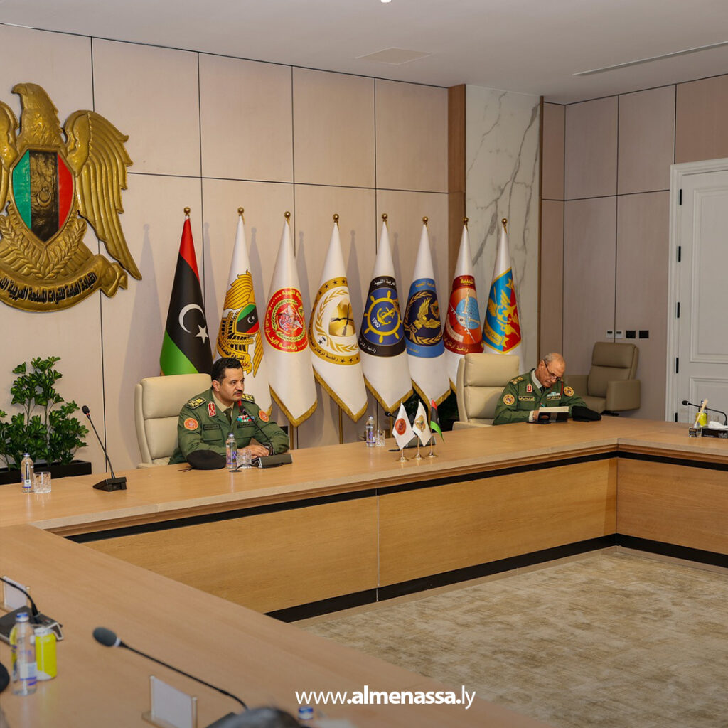 Extra 3.jpg6 3 رئيس الأركان العامة يعقد اجتماعًا موسعًا لمتابعة جاهزية القوات المسلحة وخطط التدريب لعام 2026