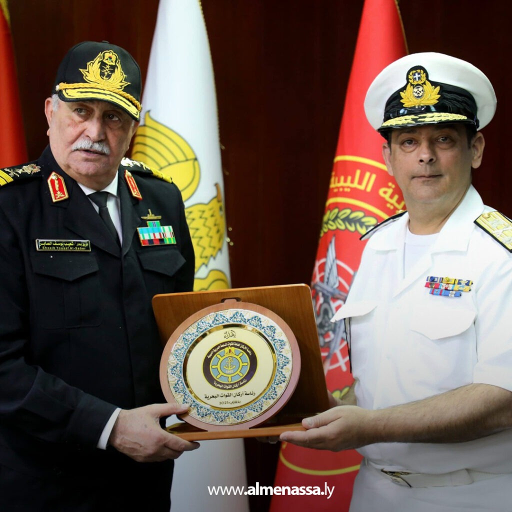 Extra 31.jpg8 31 رئيس أركان القوات البحرية يستقبل وفد حرس السواحل اليوناني في بنغازي