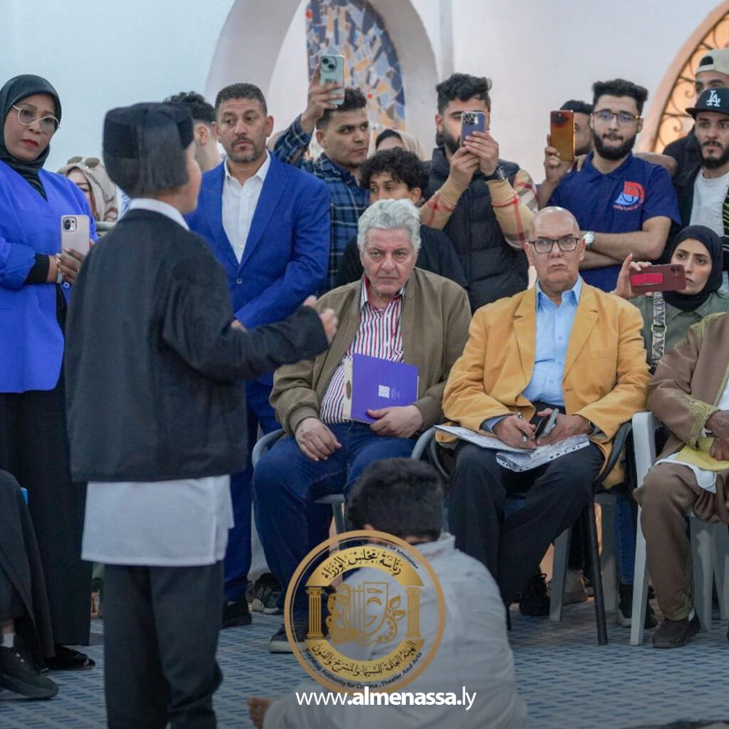 Extra 310.jpg1 310 معرض “من الأندلس إلى طرابلس” للفنان مختار دريرة في دار حسن الفقيه يجمع الفن التشكيلي والمسرح