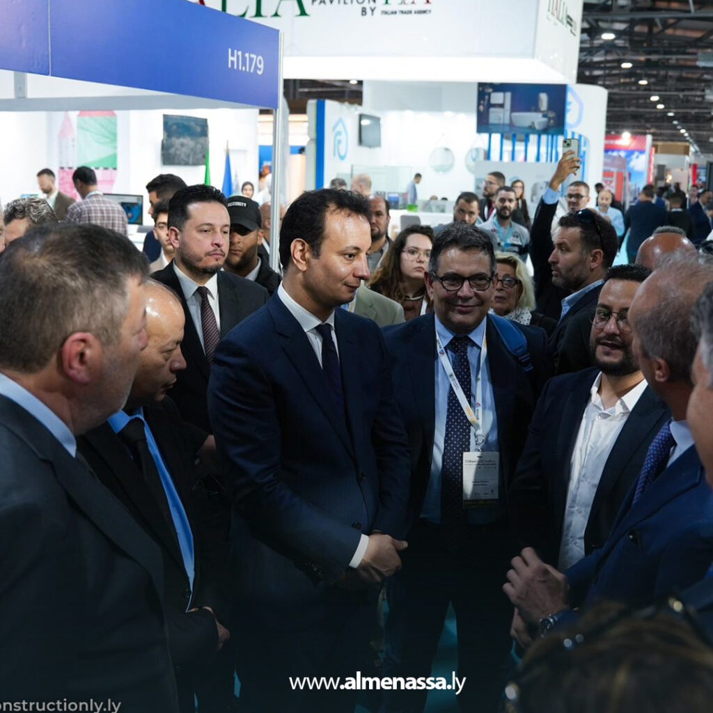 Extra 32.jpg8 32 مدير صندوق التنمية يطلع على أجنحة "ليبيا بيلد" ويؤكد توسيع الشراكة مع الشركات الإيطالية