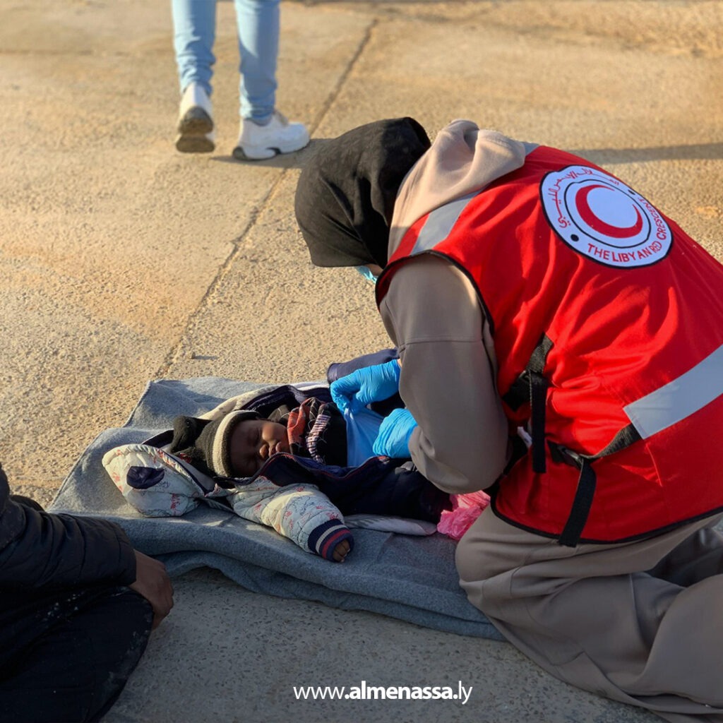 Extra 337.jpg1 337 الهلال الأحمر أم الرزم ينتشل جثتين يُرجّح أنهما لمهاجرين على شاطئ رأس التين