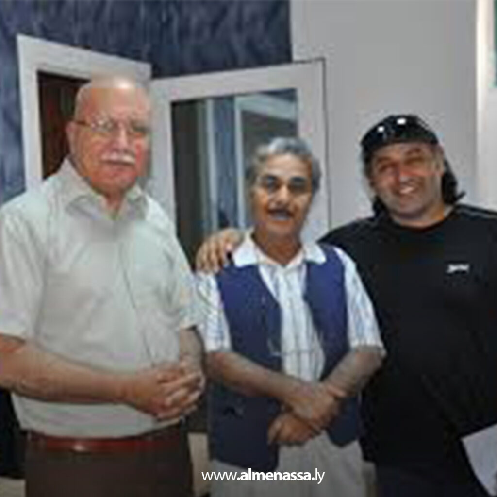 Extra 39.jpg5 39 فنان أوحت له الأساطير وصيرته كاتبا