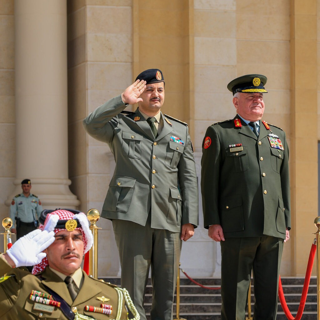 Extra 43.jpg7 43 رئيس الأركان العامة يصل عمان ويوقع اتفاقية تعاون عسكري مع الأردن