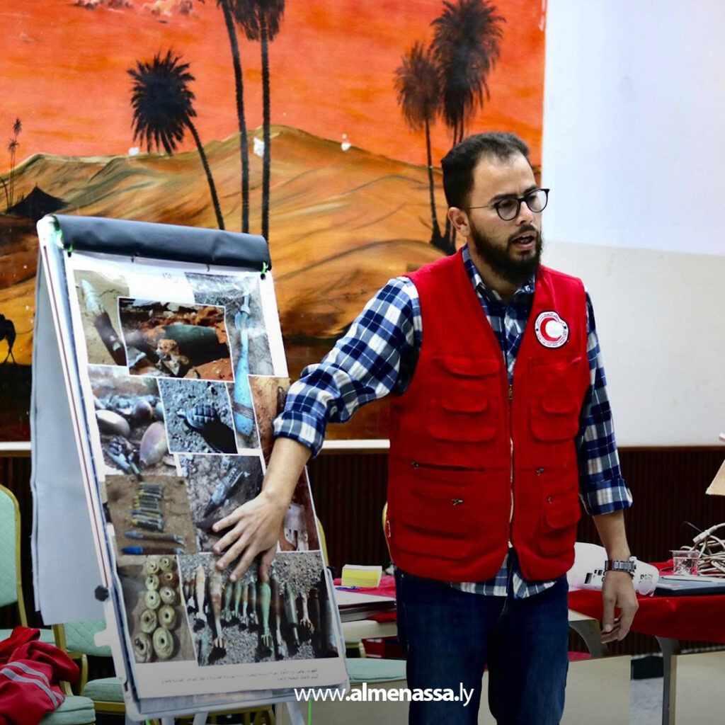 Extra 47.jpg111 47 مخلفات الحروب في ليبيا.. الهلال الأحمر يرفع وعي الأشبال بمخاطر الأجسام المشبوهة في طرابلس