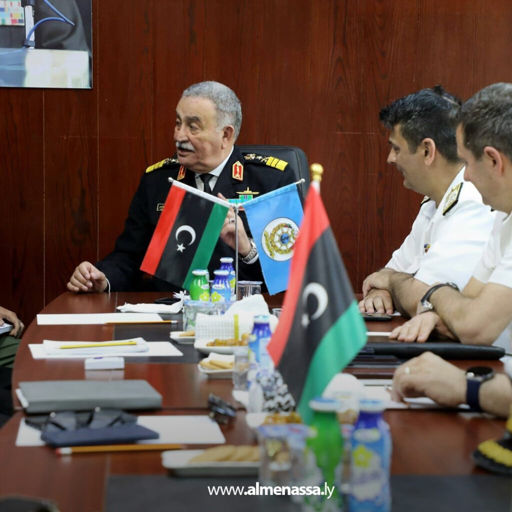 Extra 54.jpg5 54 رئيس أركان القوات البحرية يستقبل وفد حرس السواحل اليوناني في بنغازي