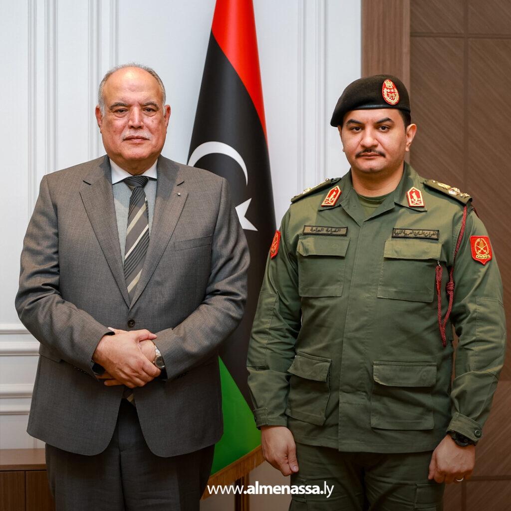 نائب القائد العام يبحث مع رئيس لجنة متابعة أوضاع السجناء والسجون آليات تنفيذ قرارات العفو 1 Extra 59