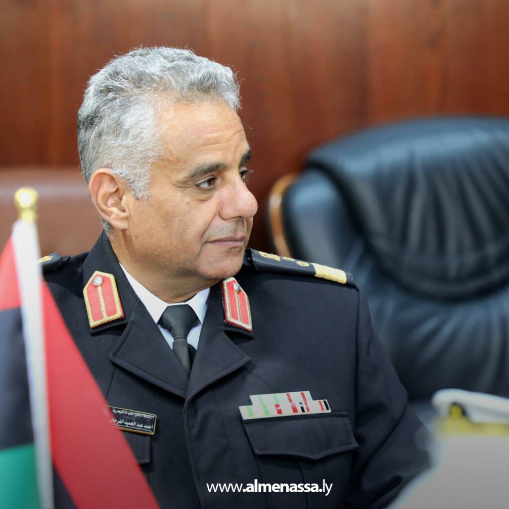 Extra 6.jpg14 6 رئيس أركان القوات البحرية يستقبل وفد حرس السواحل اليوناني في بنغازي